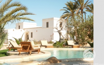 V 104 -                            Vente
                           Villa avec piscine Djerba
